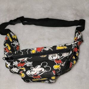 Disney/Mickey & Co. Mickey Mouse Co.  Multicolor Belted Fanny Pack Crossbody 5 z
